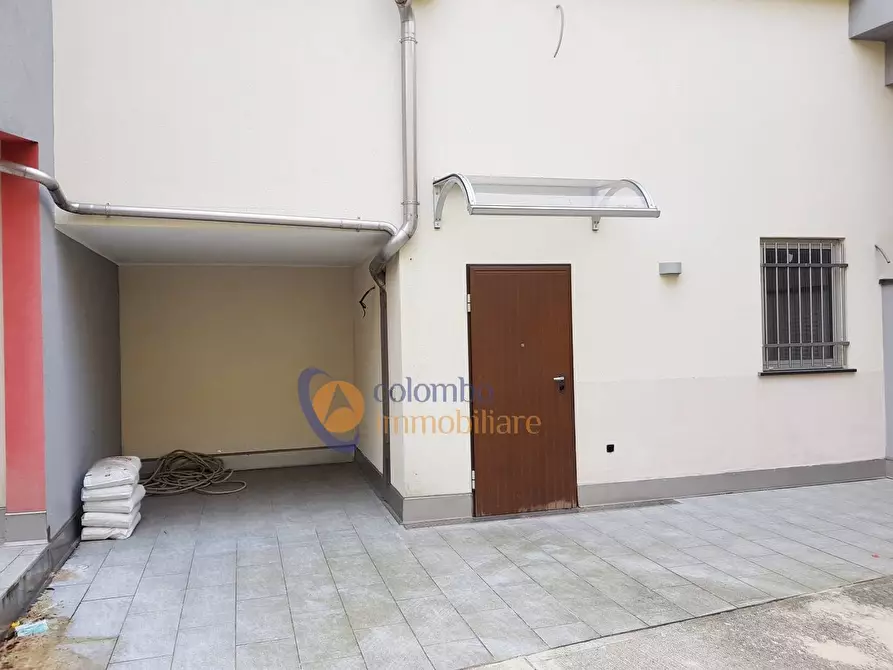 Immagine 8 di Negozio in vendita  in corso Europa a Busto Arsizio