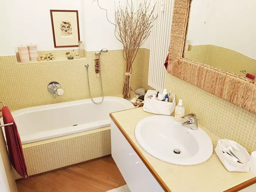 Immagine 20 di Appartamento in vendita  in via Ponzella a Busto Arsizio