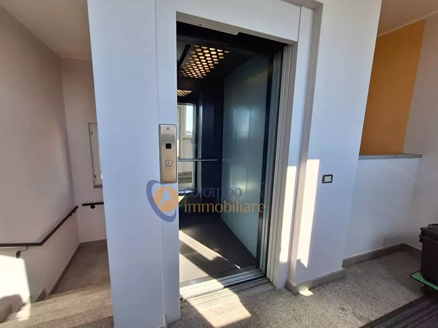 Immagine 25 di Appartamento in vendita  in via Sormani a Lonate Pozzolo