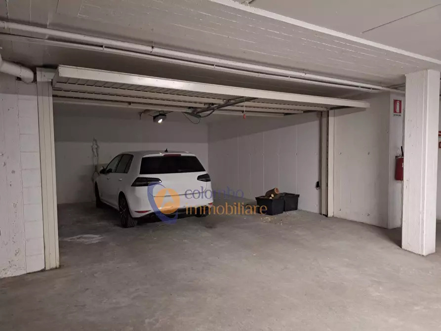 Immagine 23 di Appartamento in vendita  in via Sormani a Lonate Pozzolo