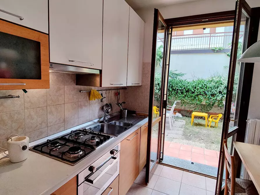 Immagine 7 di Appartamento in vendita  in via risorgimento a Mariano Comense