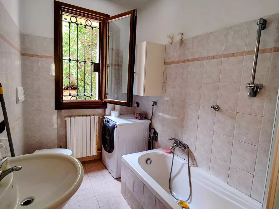 Immagine 12 di Appartamento in vendita  in via risorgimento a Mariano Comense