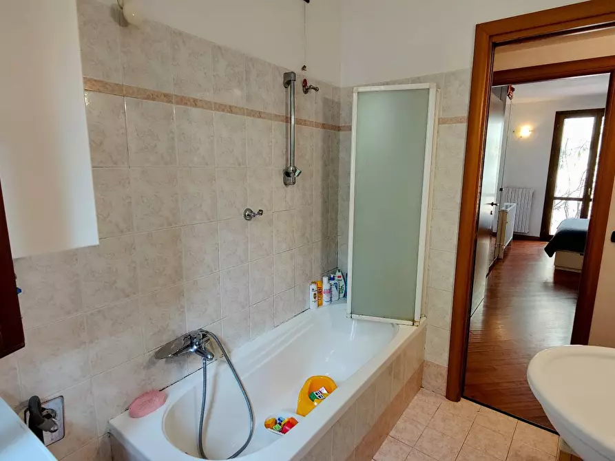 Immagine 14 di Appartamento in vendita  in via risorgimento a Mariano Comense