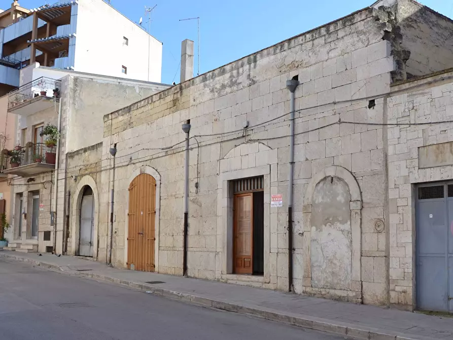 Immagine 1 di Casa indipendente in vendita  in via Piave a Canosa Di Puglia