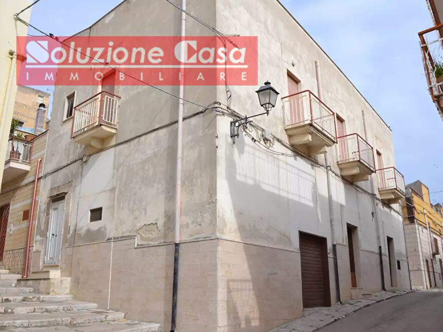Immagine 1 di Casa indipendente in vendita  in via Lucano a Canosa Di Puglia