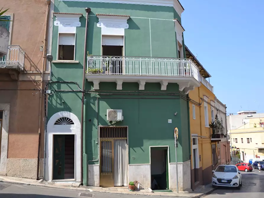 Immagine 1 di Casa indipendente in vendita  in via Genova a Canosa Di Puglia