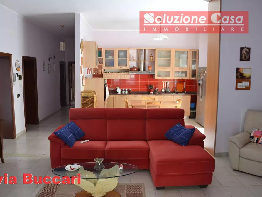 Immagine 1 di Casa semindipendente in vendita  in via Buccari a Canosa Di Puglia