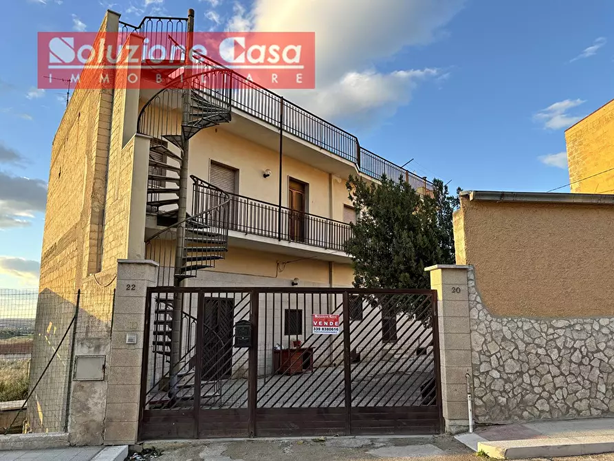 Immagine 1 di Casa indipendente in vendita  in via Lavello a Canosa Di Puglia