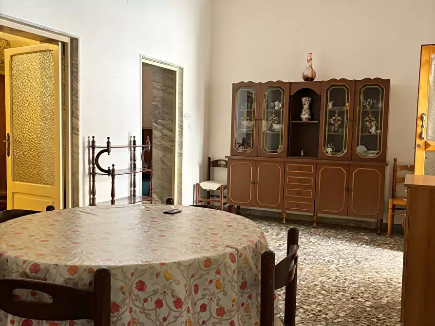 Immagine 3 di Casa indipendente in vendita  in via Dante Alighieri a Canosa Di Puglia