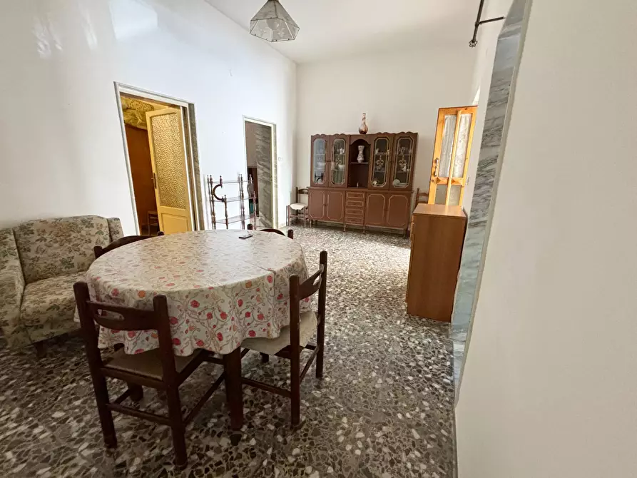 Immagine 4 di Casa indipendente in vendita  in via Dante Alighieri a Canosa Di Puglia