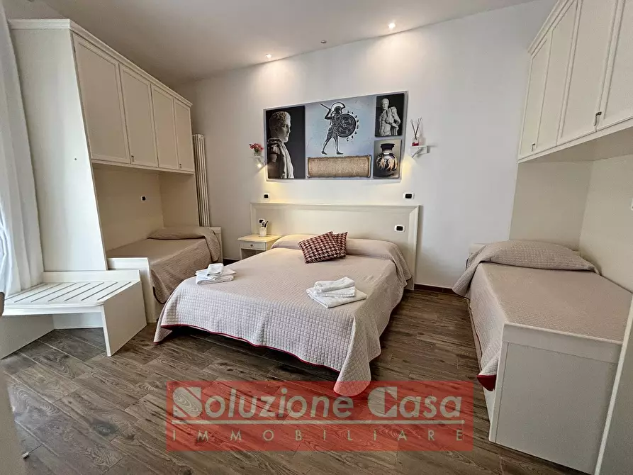 Immagine 2 di Attività commerciale in vendita  in via Oberdan a Canosa Di Puglia