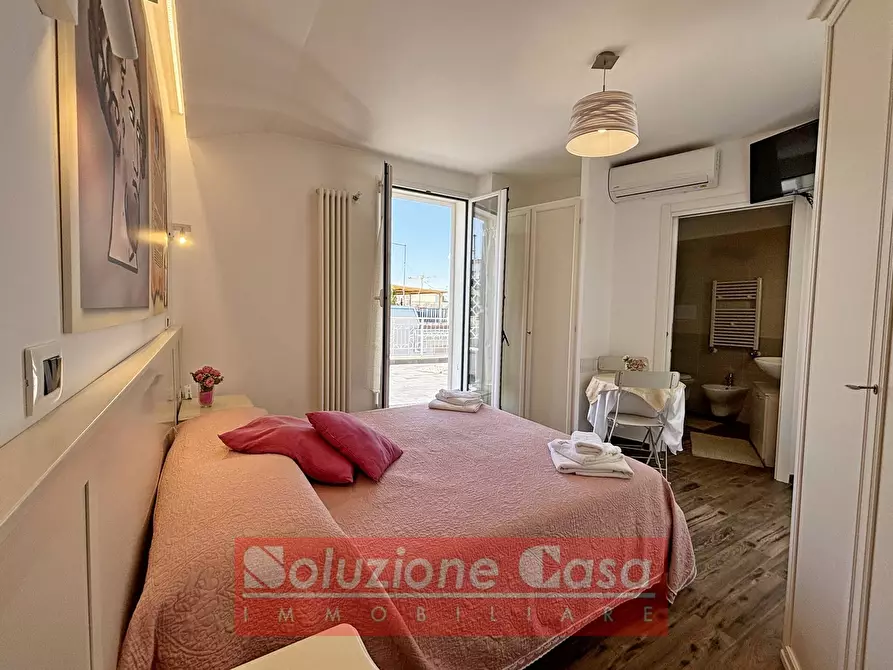 Immagine 6 di Attività commerciale in vendita  in via Oberdan a Canosa Di Puglia