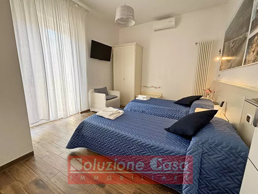 Immagine 7 di Attività commerciale in vendita  in via Oberdan a Canosa Di Puglia