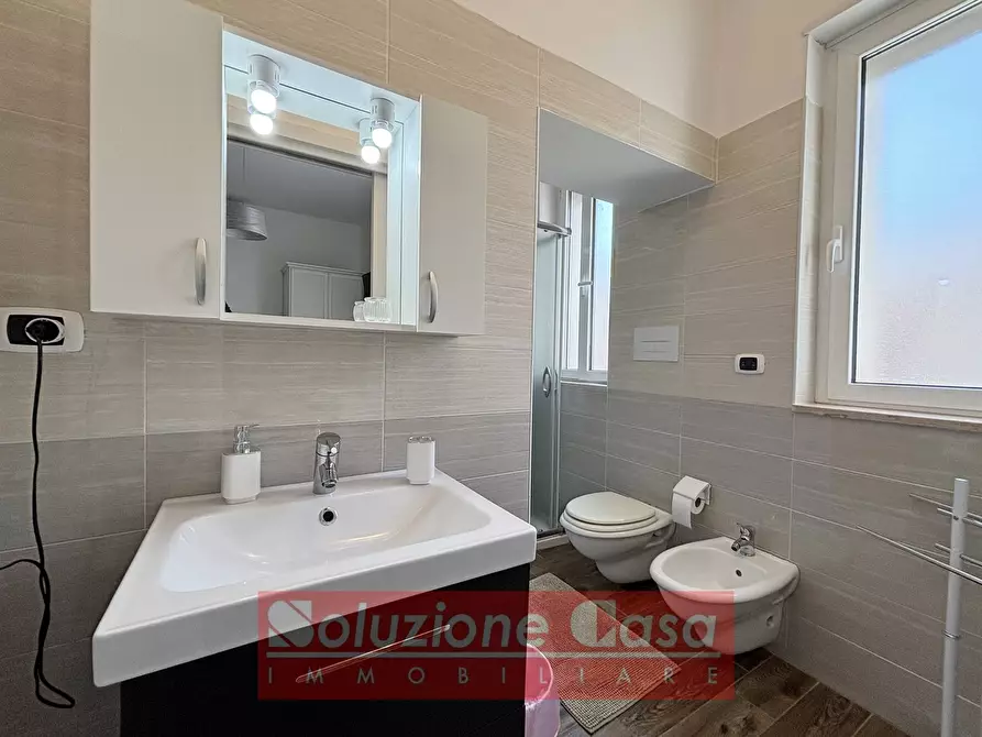 Immagine 8 di Attività commerciale in vendita  in via Oberdan a Canosa Di Puglia