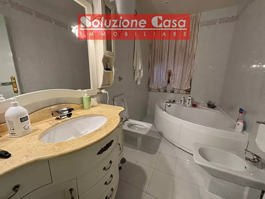 Immagine 4 di Casa semindipendente in vendita  in via Murgetta a Canosa Di Puglia