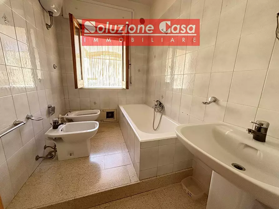 Immagine 5 di Appartamento in vendita  in via Martiri di Barletta a Canosa Di Puglia