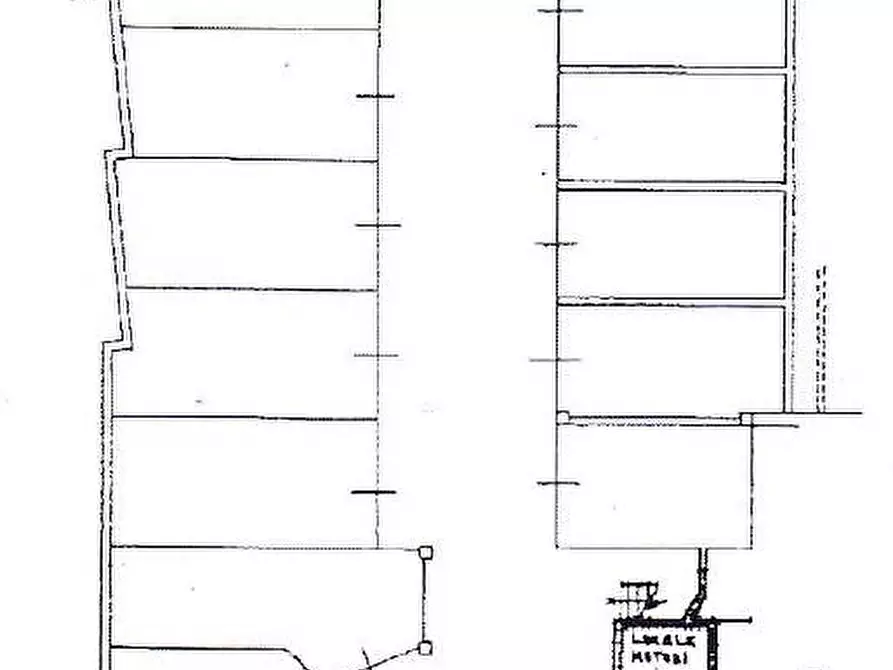 Immagine 4 di Box auto in vendita  in VIALE PADRE GIAN BATTISTA AGUGGIARI a Varese
