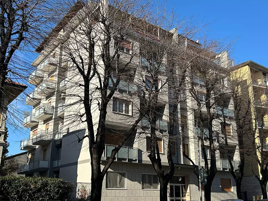 Immagine 1 di Appartamento in vendita  in Via Pietro Micca a Legnano