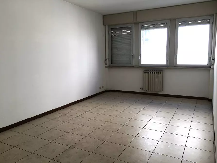 Immagine 6 di Ufficio in vendita  in Via Branca a Legnano