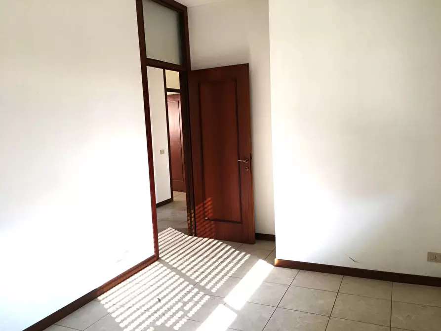 Immagine 9 di Ufficio in vendita  in Via Branca a Legnano