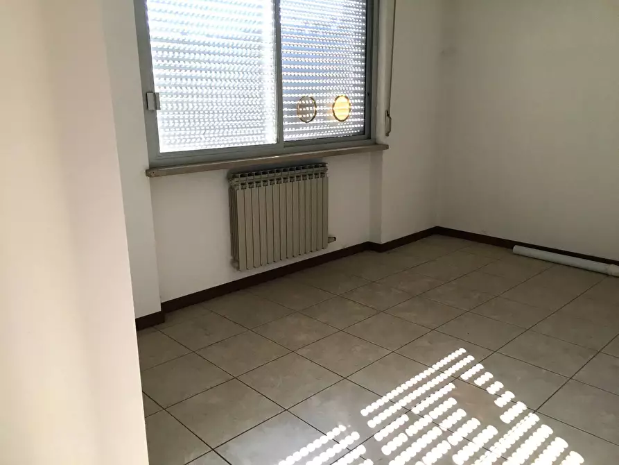 Immagine 10 di Ufficio in vendita  in Via Branca a Legnano