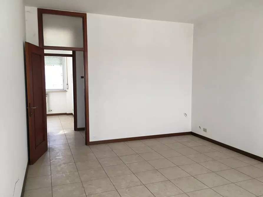 Immagine 23 di Ufficio in vendita  in Via Branca a Legnano