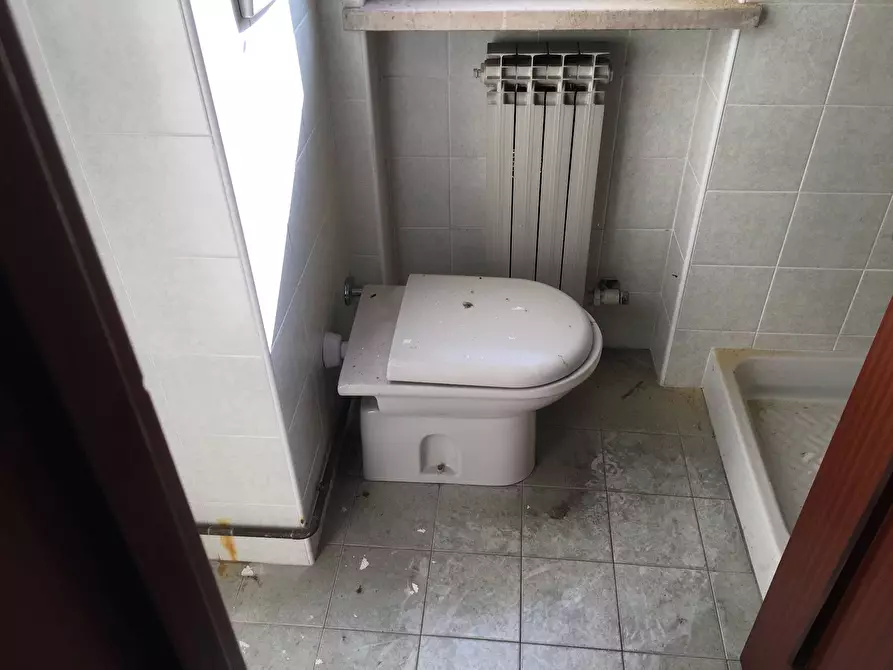 Immagine 27 di Ufficio in vendita  in Via Branca a Legnano