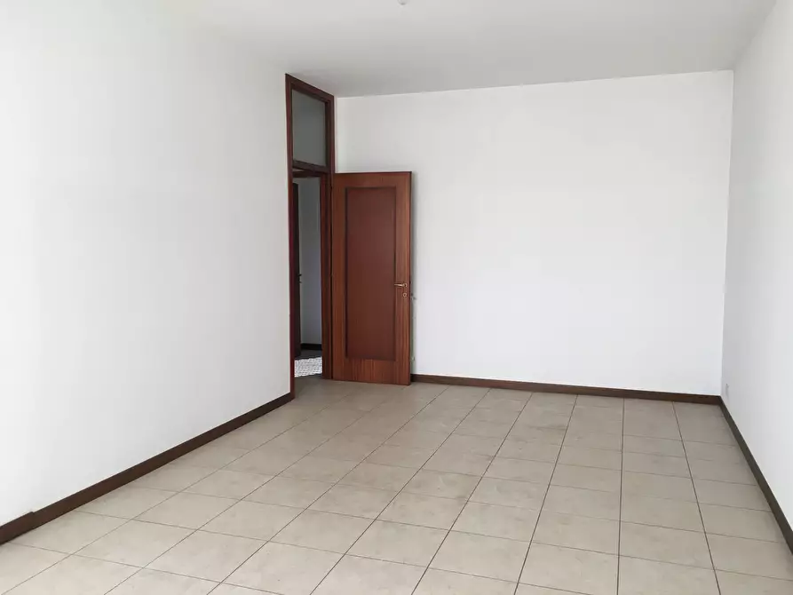 Immagine 30 di Ufficio in vendita  in Via Branca a Legnano