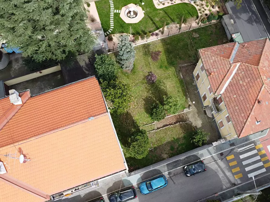 Immagine 22 di Villa in vendita  in Via Augusto Righi a Legnano