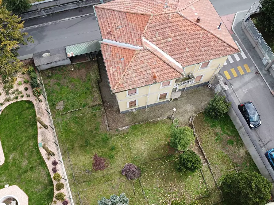 Immagine 23 di Villa in vendita  in Via Augusto Righi a Legnano