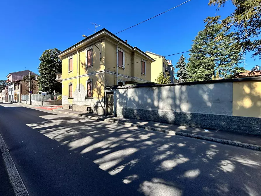 Immagine 29 di Villa in vendita  in Via Augusto Righi a Legnano