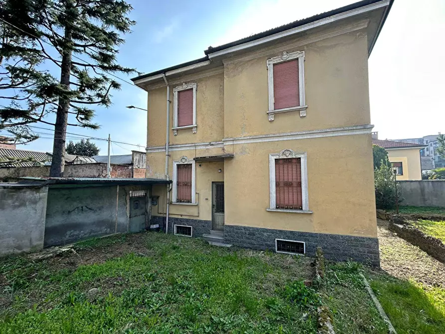 Immagine 30 di Villa in vendita  in Via Augusto Righi a Legnano