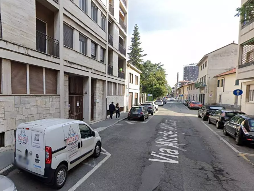 Immagine 1 di Box auto in vendita  in Via Alcide De Gasperi a Legnano