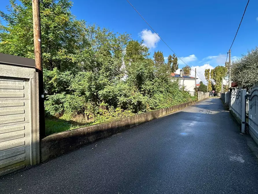 Immagine 12 di Terreno residenziale in vendita  in Viale Toscana a Busto Arsizio