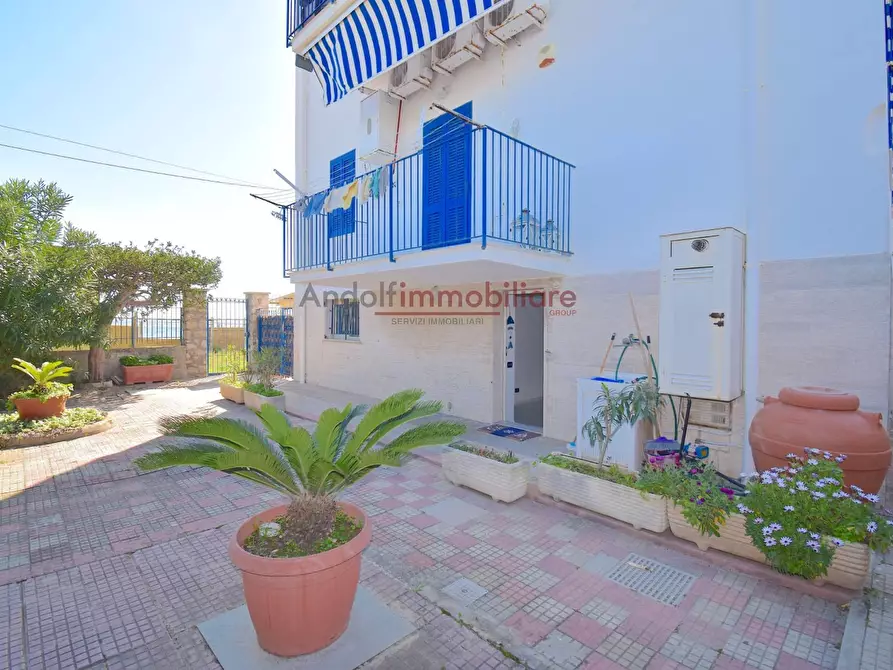 Immagine 2 di Appartamento in vendita  in Via Fontania a Gaeta