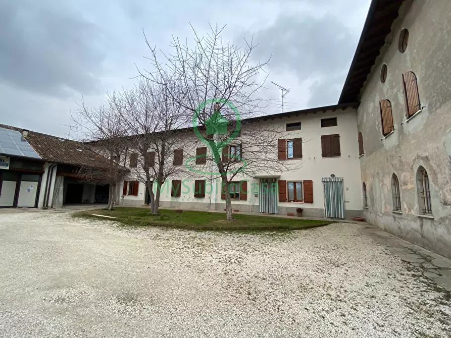 Immagine 1 di Casa semindipendente in vendita  in viale europa a Castiglione Delle Stiviere