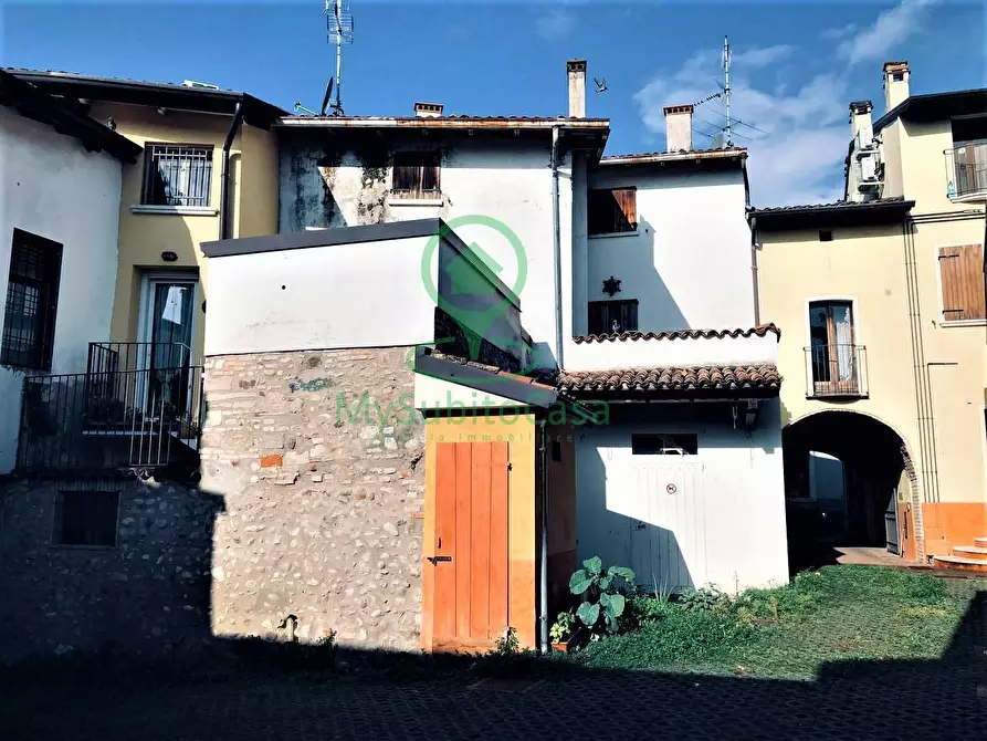 Immagine 1 di Casa semindipendente in vendita  in via porta antica a Cavriana