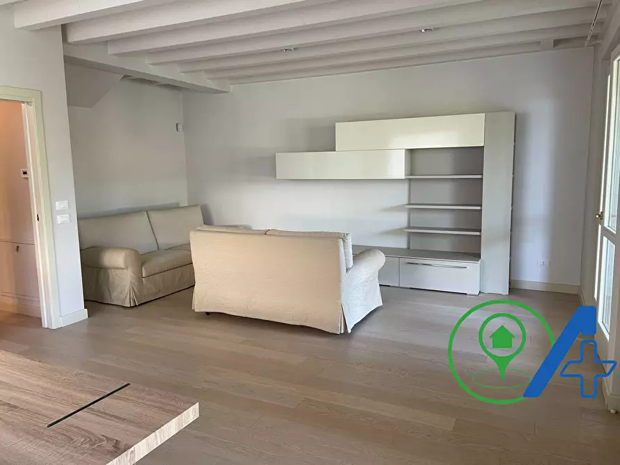 Immagine 8 di Villa in vendita  a Desenzano Del Garda