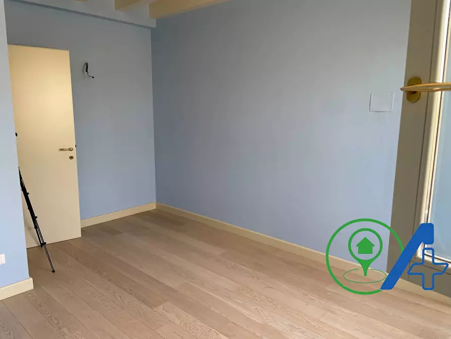 Immagine 17 di Villa in vendita  a Desenzano Del Garda