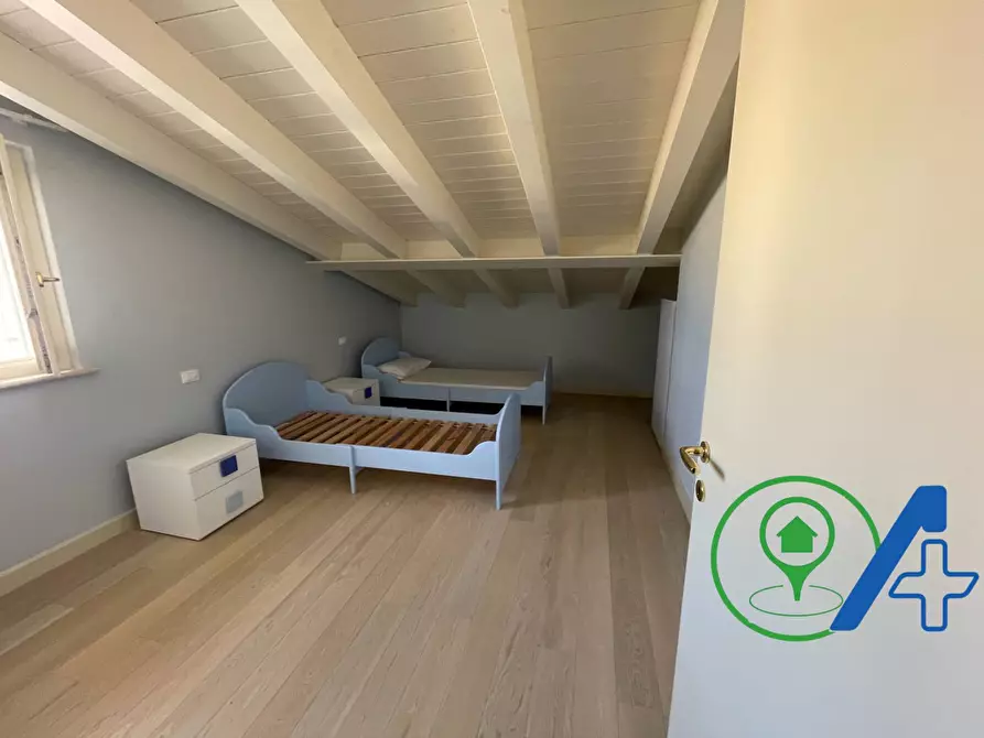 Immagine 22 di Villa in vendita  a Desenzano Del Garda