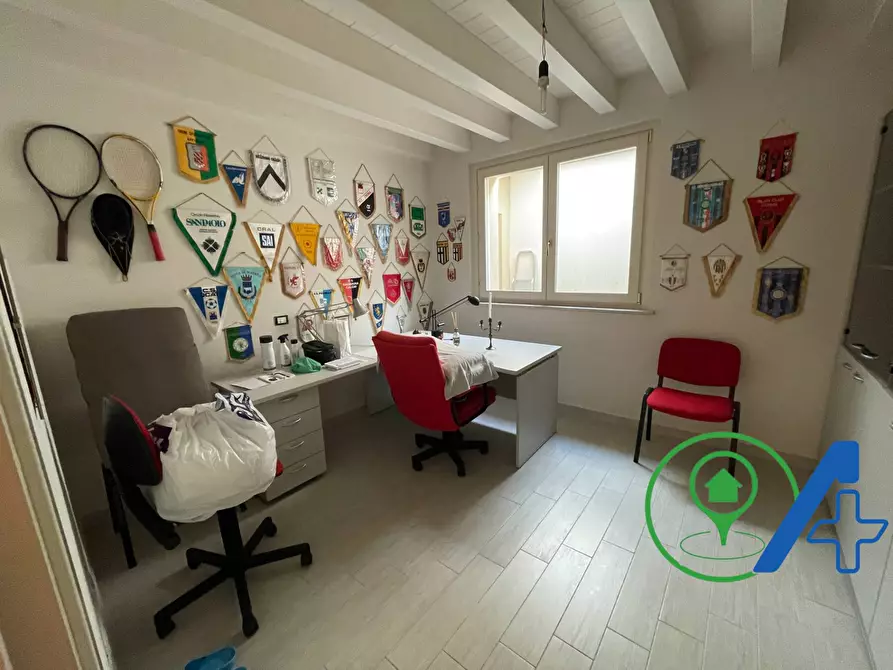 Immagine 27 di Villa in vendita  a Desenzano Del Garda