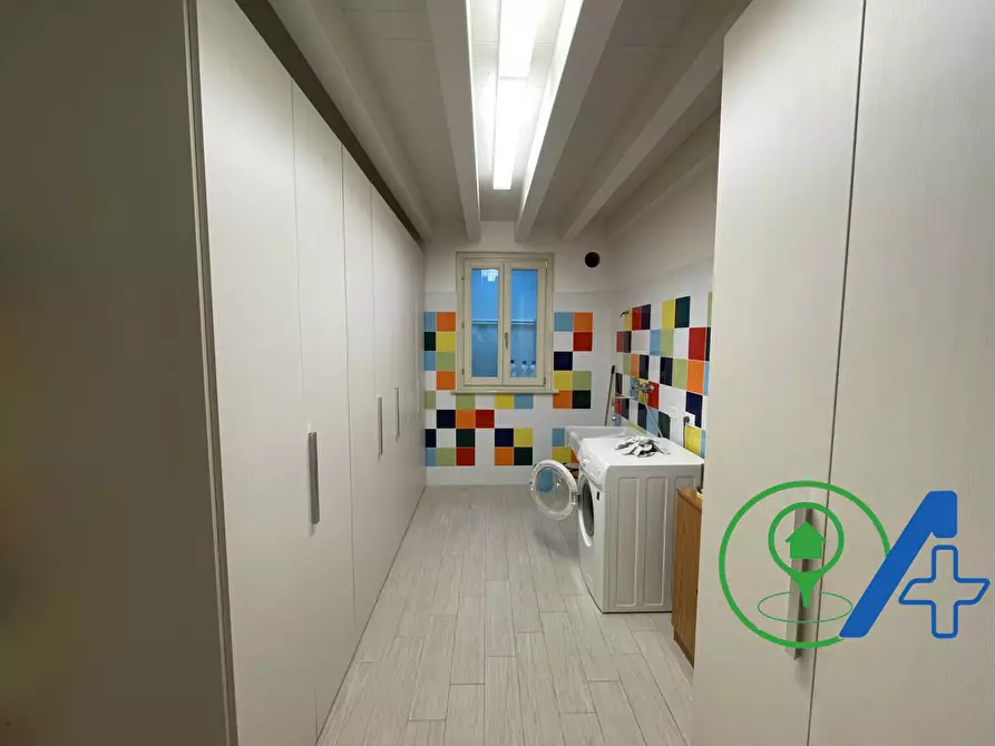 Immagine 28 di Villa in vendita  a Desenzano Del Garda