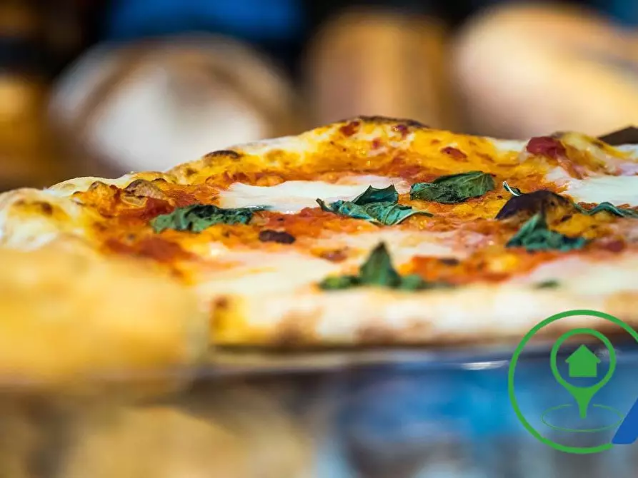 Immagine 2 di Attività commerciale in vendita  a Montichiari