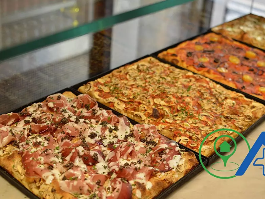 Immagine 8 di Attività commerciale in vendita  a Montichiari