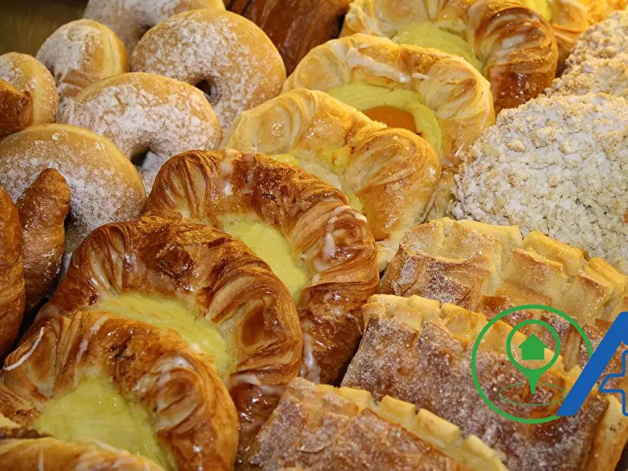 Immagine 4 di Attività commerciale in vendita  a Desenzano Del Garda