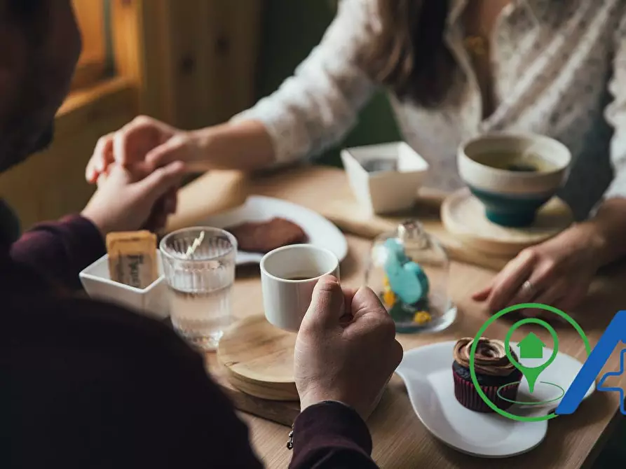 Immagine 6 di Attività commerciale in vendita  a Gardone Riviera