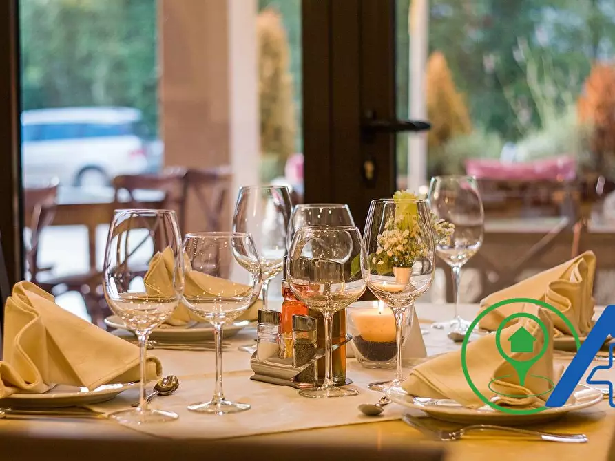 Immagine 1 di Attività commerciale in vendita  a Gardone Riviera