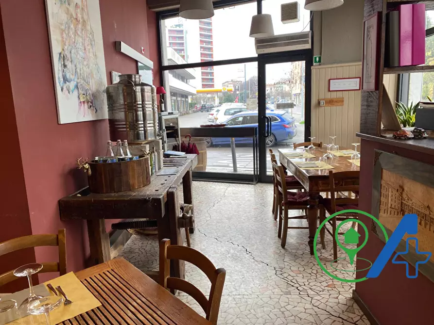 Immagine 5 di Attività commerciale in vendita  a Brescia