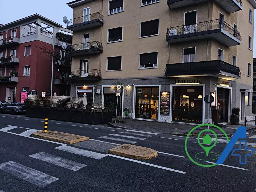 Immagine 1 di Attività commerciale in vendita  a Brescia