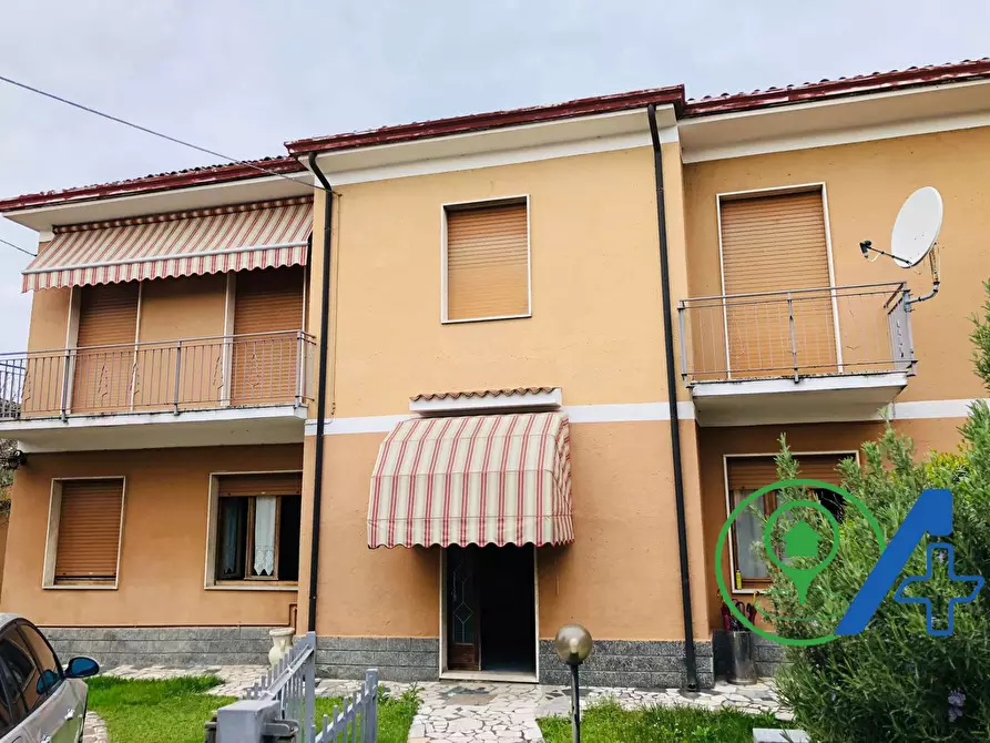 Immagine 5 di Villa in vendita  in via botturi a Castiglione Delle Stiviere